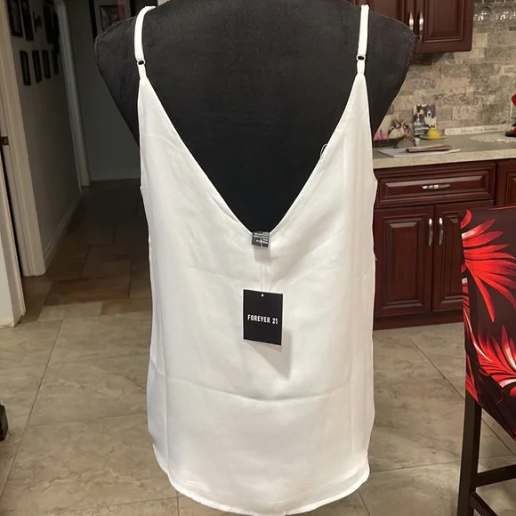 Forever 21 white sexy top - Picture 4 of 5